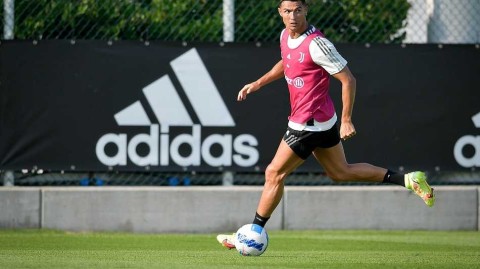 尤文图斯训练备战：C罗领衔，新赛季前的最后集结