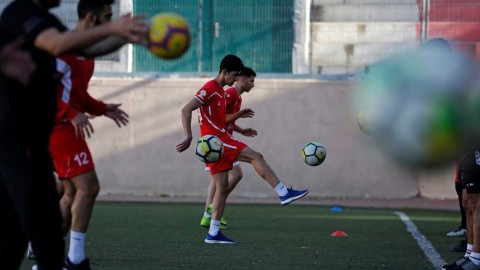 沙场重启，豪门归来：阿赫利队迪拜复训直击