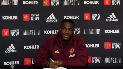 曼联官方宣布与拜利完成续约 铁卫誓言梦剧场新征程