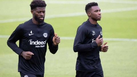 法兰克福雄鹰展翅训练场全力备战德甲关键战役