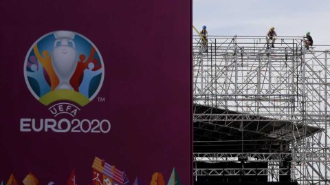 涅瓦河畔的足球盛宴 圣彼得堡足球村静待欧洲杯启幕