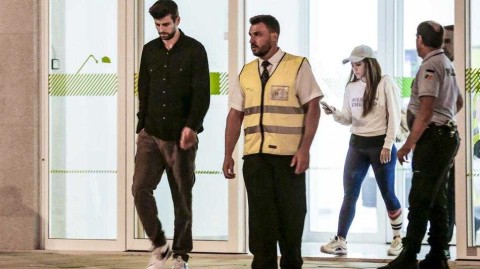 皮克与夏奇拉葡萄牙假期 绿茵铁汉的柔情驿站