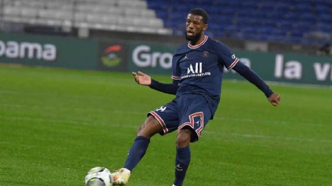 维纳尔杜姆空降罗马城 狂热拥趸缔造史诗级欢迎仪式