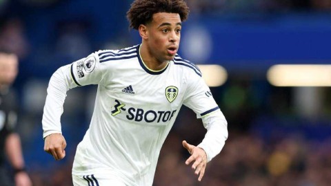 切尔西将签下利兹联中场泰勒亚当斯