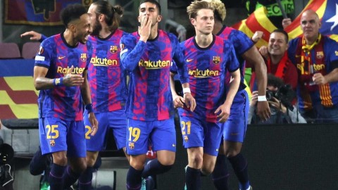 欧联杯诺坎普激战巴塞罗那憾平那不勒斯