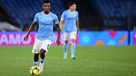 蓝鹰主场力克绿黑军团 稳固积分榜次席之位