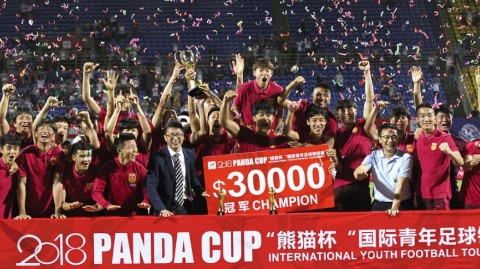 “躺进八强”的那一天，中国网球把未来押在了赛制红利上——2024联合杯回顾