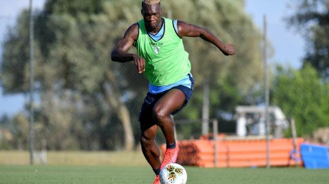 蓝鹰展翅：镜头下的拉齐奥，为意甲重启而战