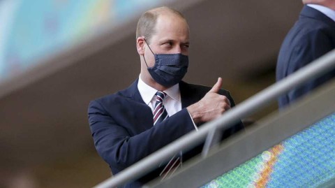 温布利巅峰夜：威廉王子领衔众星见证三狮军团小组头名加冕