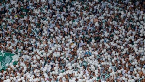 世界足坛豪门巡礼：从布宜诺斯艾利斯到马德里的荣耀征途