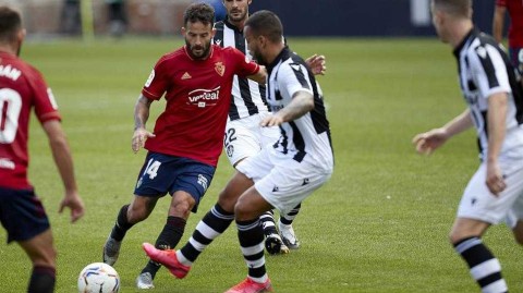 纳瓦拉午夜的蝙蝠狂想曲 莱万特用三球逆转点燃赛季希望