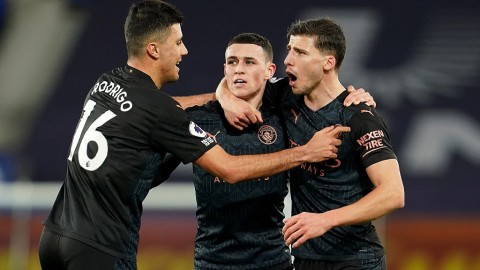 蓝月当空！曼城客场3比1力克埃弗顿，豪取17连胜领跑积分榜