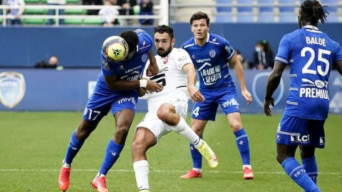 法甲第12轮激战：特鲁瓦两球领先被追平，2比2憾平雷恩