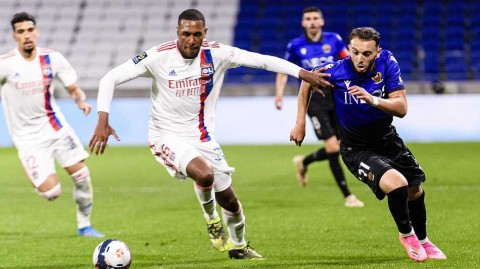 法甲收官战的悲喜之夜：里昂痛失好局，尼斯用胜利告别赛季