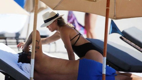 维耶里迈阿密阳光假期，与爱侣甜蜜戏水羡煞旁人