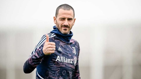 斑马军团备战欧联关键战 博努奇回归训练营传递信心