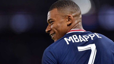 伯纳乌倒计时：姆巴佩以1.8亿欧元天价驶向银河战舰