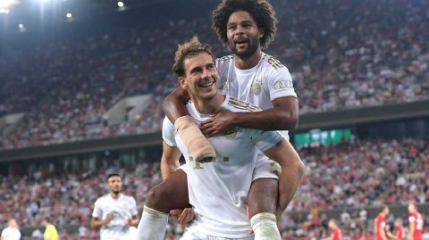 德国杯赛场拜仁五球横扫科隆新星闪耀纪录之夜