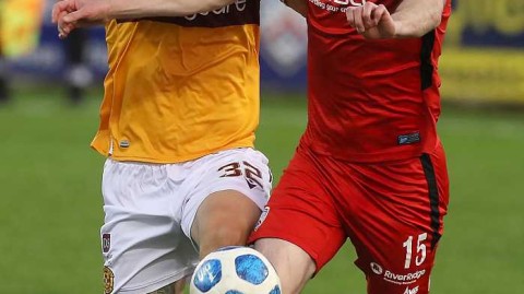 欧联杯悲喜夜：科尔雷因点球梦碎，北爱尔兰门神反戈旧主