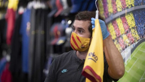 巴萨红蓝防线，加泰匠心归来