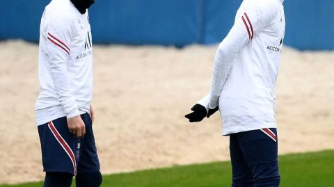 巴黎圣日耳曼众星云集训练场，梅西姆巴佩内马尔联手备战