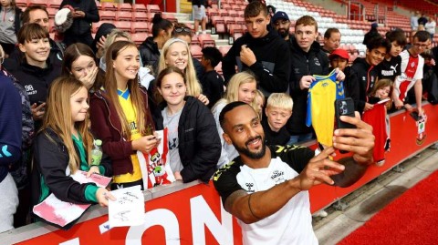 圣徒厉兵秣马迎鏖战 圣玛丽球场蓄势待发