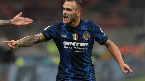 意甲焦点战蓝黑军团激战真蓝黑，劳塔罗哲科救主却留遗憾