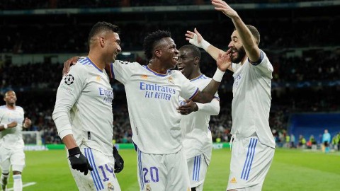 伯纳乌的欧冠千球之夜 本泽马双响引领皇马复仇矿工