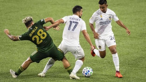 玫瑰城星夜逆战：波特兰伐木者憾负洛杉矶银河，火花四溅的进球盛宴