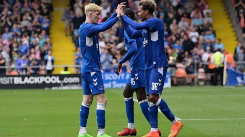 季前热身赛太妃糖客胜告捷 阿里梅开二度破荒寻转机