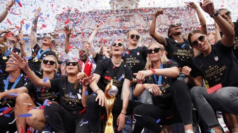 荣耀时刻：美国女足四冠王纽约盛大游行