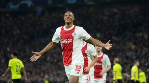 欧冠神锋降临！阿莱演绎梦幻舞步，哈兰德保持的纪录被他追平