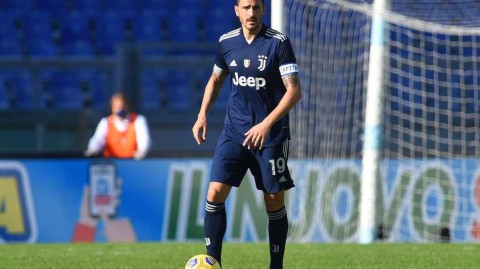 博努奇的四百个夜晚，黑白球衣下的永恒心跳