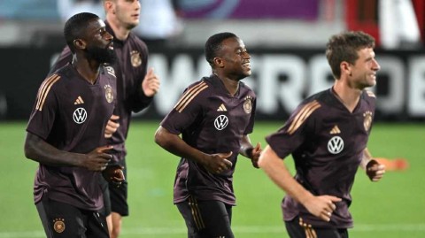 日耳曼战车卡塔尔砺剑 拜仁连线欲破东瀛铁壁