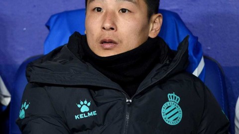 武磊枯坐替补席见证球队落败，中国足球留洋之路再遇寒冬