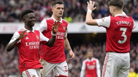 北伦敦枪声四起 萨卡双响领军横扫水晶宫