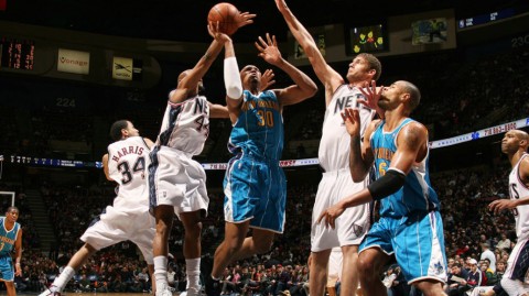 NBA季后赛烽火硝烟，新老球星血性对决引爆视觉盛宴