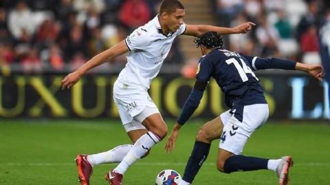 天鹅海激战米尔沃 英冠鏖战二比二平分秋色