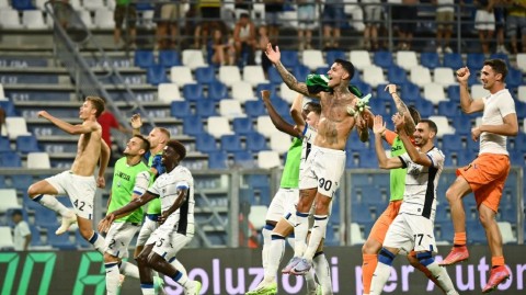 萨索洛主场不敌亚特兰大，德凯特拉雷首开纪录佐尔泰亚世界波锁定胜局