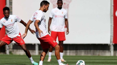 岩壁之巅的欧冠回响：布拉加队的雄心与传承