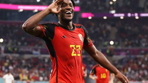 红魔涉险过关 枫叶军团憾失良机