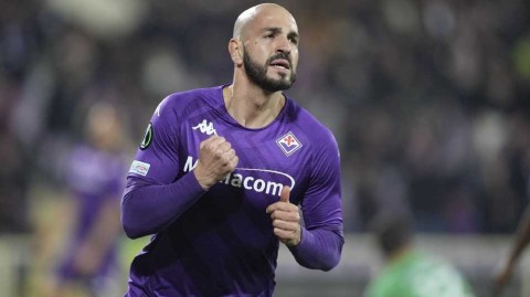 紫百合逆转绽放欧协联 博纳文图拉助攻戴帽闪耀弗兰基球场