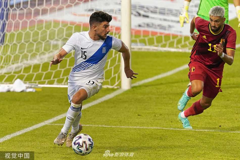 希腊队的任意球造成比利时禁区内混乱，帕帕多普洛斯奋力头球击中门柱弹出瞬间，察韦拉斯如猎豹般伺机而动，准备完成最后的致命一击。