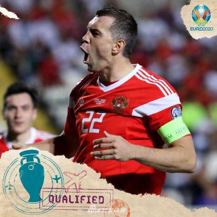 比利时黄金一代球员德布劳内精准传中瞬间，皮球在空中划出美妙弧线，远端队友已包抄到位，背景是漫天飞舞的彩色纸屑。