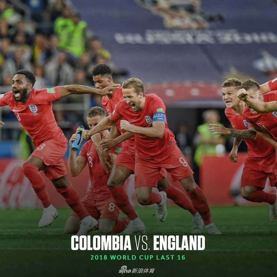 阿根廷门将罗梅罗在世界杯半决赛中飞身扑出点球，皮球改变方向瞬间，全场沸腾，他成为球队晋级的英雄