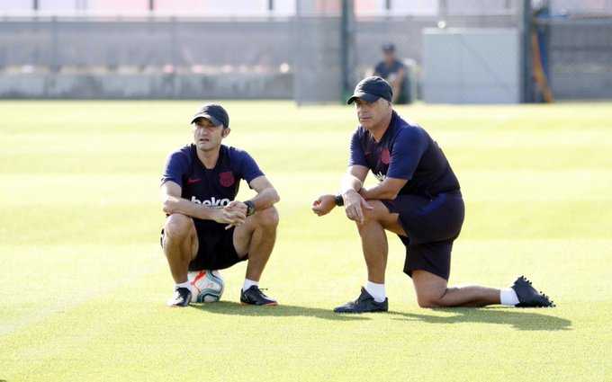 绿茵艺术：梅西用标志性的左脚外脚背轻巧拨球，动作如探戈般优雅