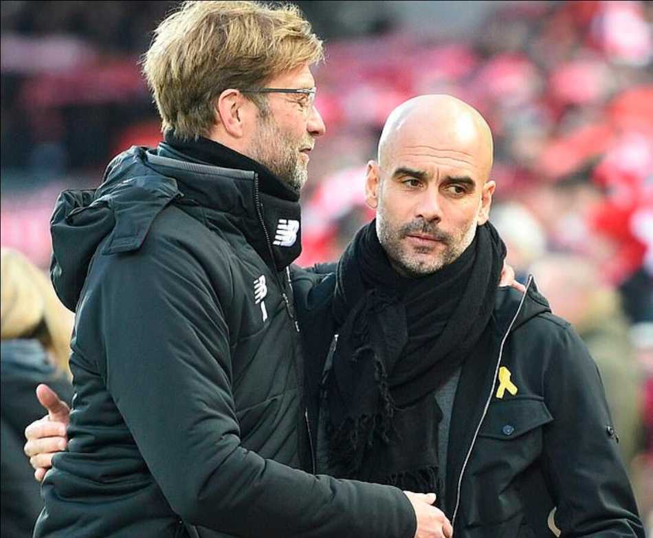 台下坐满了利物浦大学的学生，他们有的举起手机记录这难得的一刻，有的则因为瓜迪奥拉的幽默发言而笑得前仰后合，整个演讲厅充满了轻松愉快的学术氛围。