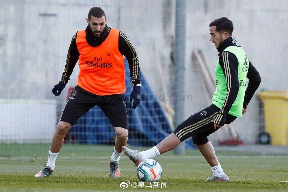 训练尾声，约维奇进行单独的射门加练，皮球如出膛炮弹般直挂死角，展现出良好的竞技状态。