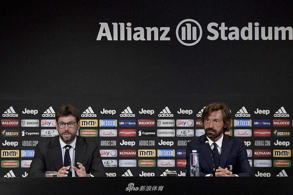 皮尔洛在发布会上面露微笑，轻松应对媒体提问。阳光洒在他的脸上，显得格外自信。这个笑容让人回想起他球员时代用一次次精准长传改变战局的从容，而如今，他的战场已从绿茵场转移到了战术板和更衣室。