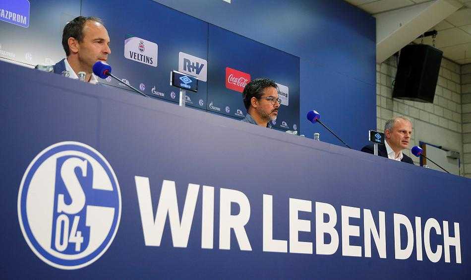 发布会现场媒体记者寥寥，空旷的场地映衬出沙尔克当时的冷清与落寞